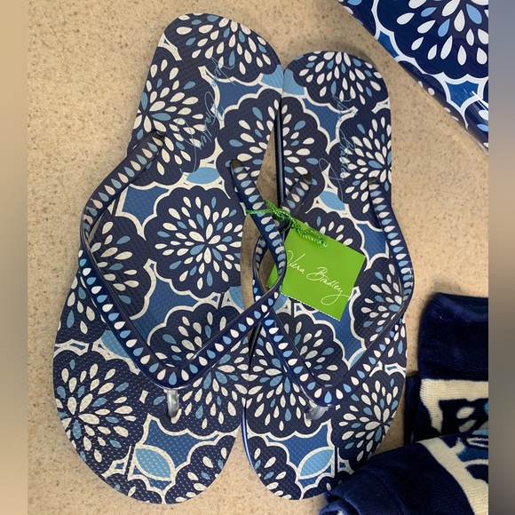 NWT Vera Bradley Petal Splash Tote, Beach Towel & Flip Flops Bundle - Picture 2 of 8